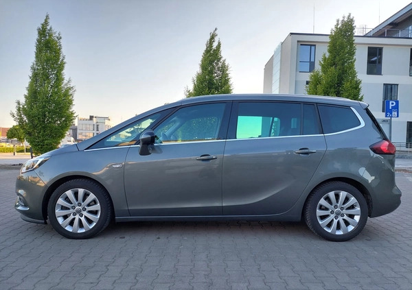 Opel Zafira cena 48900 przebieg: 181900, rok produkcji 2016 z Garwolin małe 379